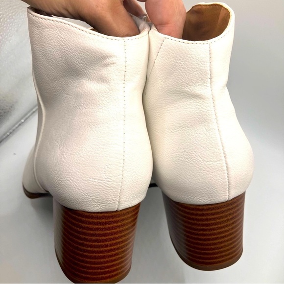 Women's White Ankle Boots with tan block 2" heel size 9 groovy cottage fairy - Picture 5 of 9